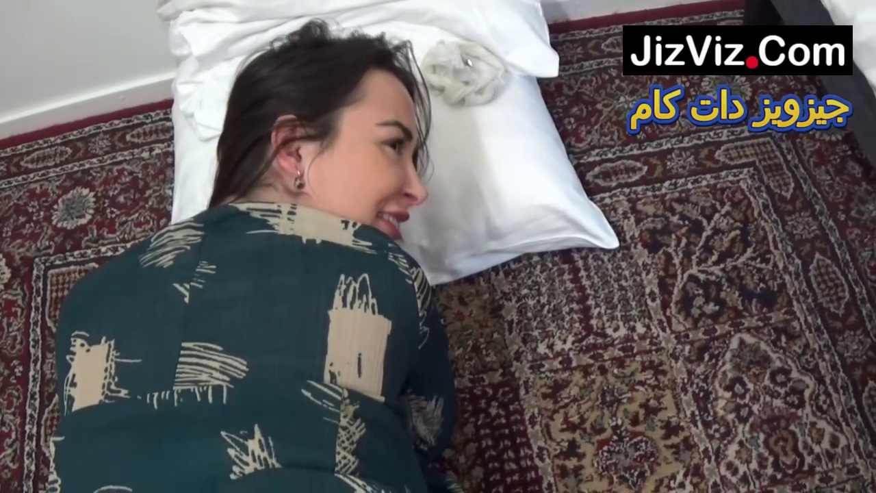 سکس ایرانی مشتی‌ با چهره میلف کون گنده و کمر باریک ایرانی